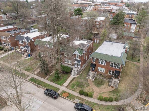 1026 Claytonia TER, Richmond Heights, MO 63117