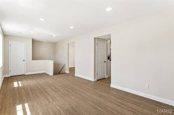 9003 Cardinal TER, Brentwood, MO 63144