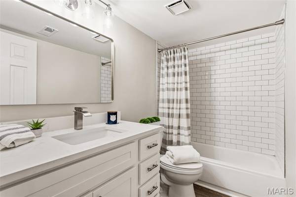 9003 Cardinal TER, Brentwood, MO 63144
