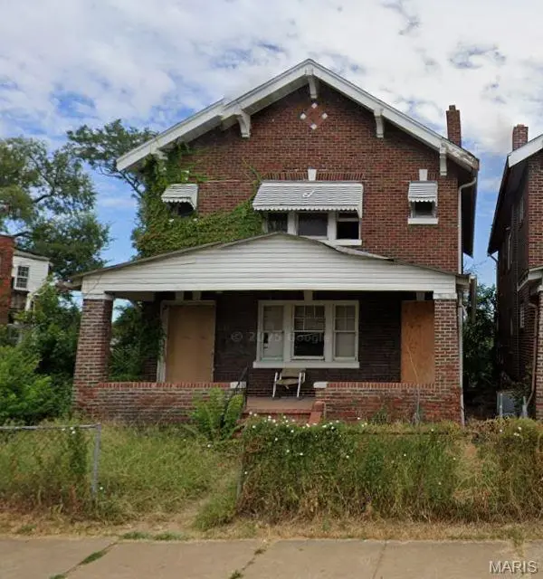 5723 Labadie AVE, St Louis, MO 63120