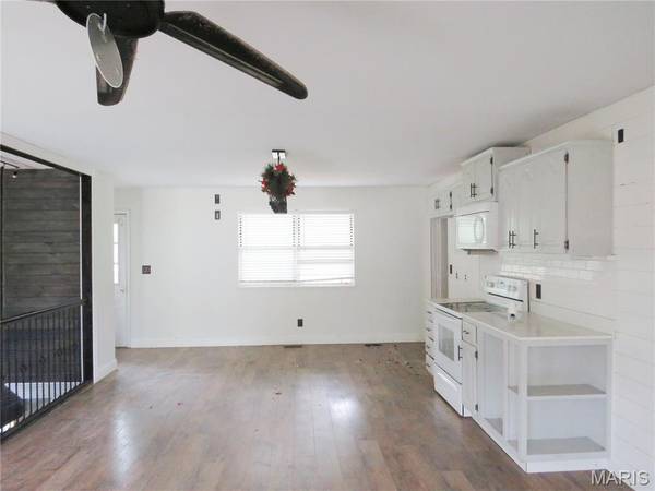 1140 Sycamore LN, St Clair, MO 63077