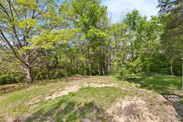60 My LN, Hillsboro, IL 62049