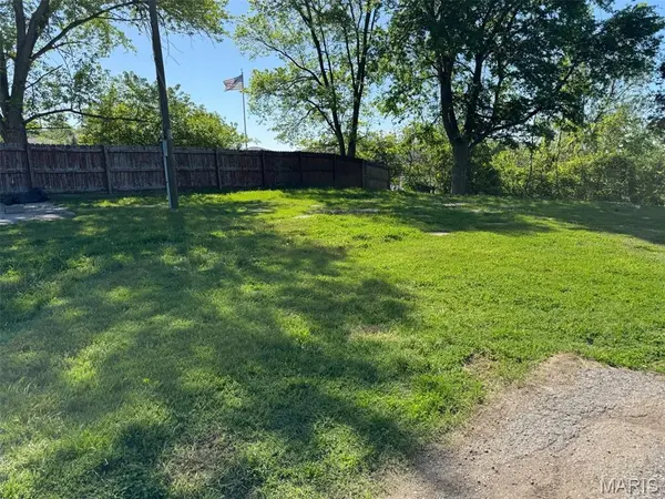 1702 Willow DR, Pevely, MO 63070