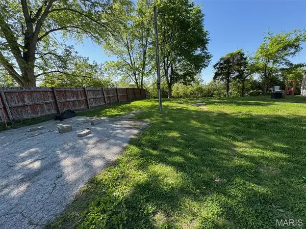 1702 Willow DR, Pevely, MO 63070