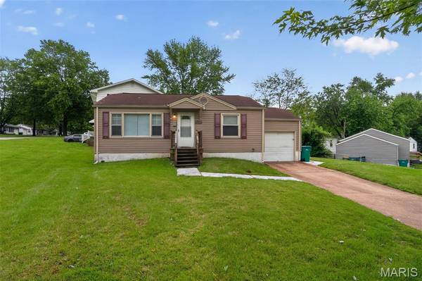 10428 Ashbrook DR, St Louis, MO 63137