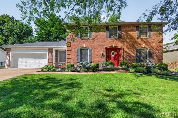 3636 Whispering Ridge LN, St Louis, MO 63129