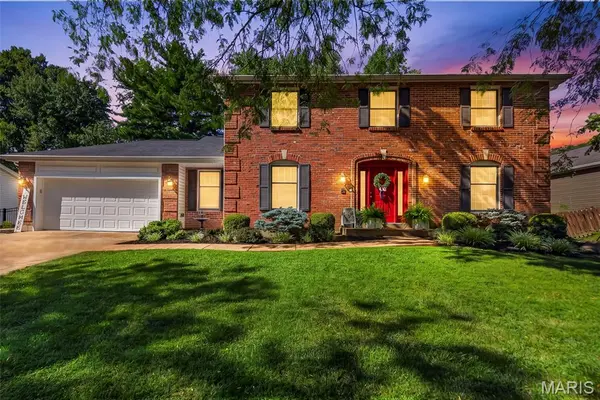 3636 Whispering Ridge LN, St Louis, MO 63129