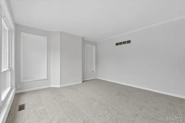 14 Olvera CIR, Florissant, MO 63031
