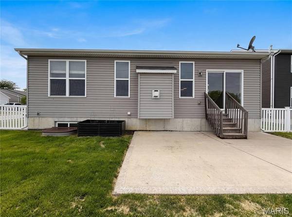 1034 Sweet River DR, St Paul, MO 63366