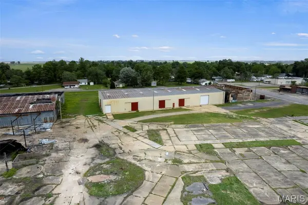 110 N Main ST, Gideon, MO 63848