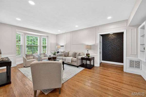 7520 Oxford DR #2W, Clayton, MO 63105