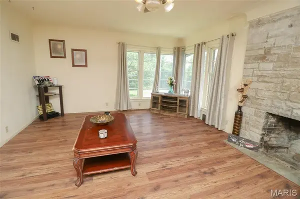 145 Well DR, Herculaneum, MO 63048