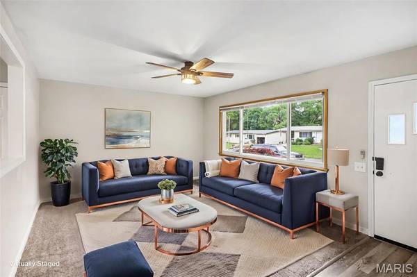 1265 Mallard LN, Florissant, MO 63031