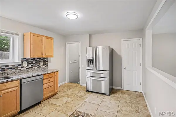 1265 Mallard LN, Florissant, MO 63031