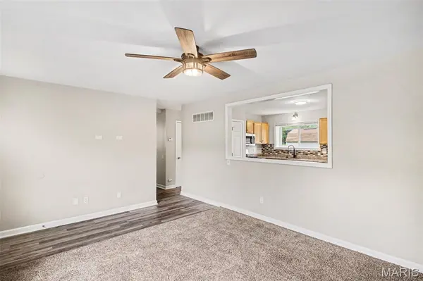 1265 Mallard LN, Florissant, MO 63031