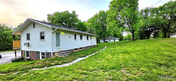 6976 Hayton School RD, Carbondale, IL 62902