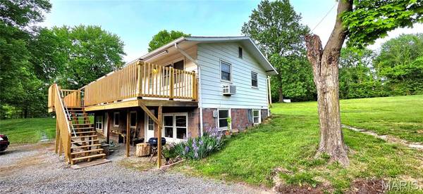 6976 Hayton School RD, Carbondale, IL 62902