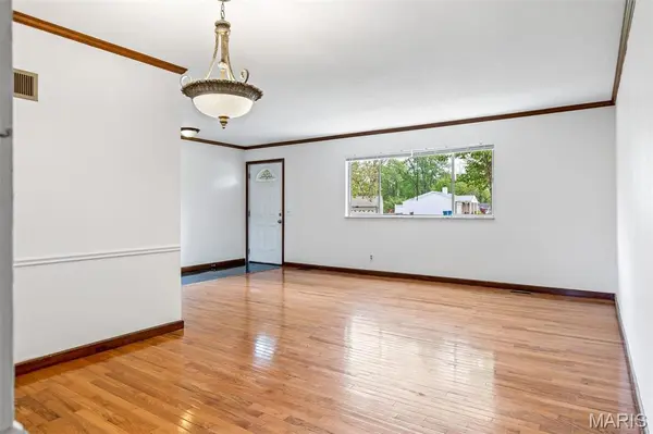 119 Bellechasse DR, Chesterfield, MO 63017