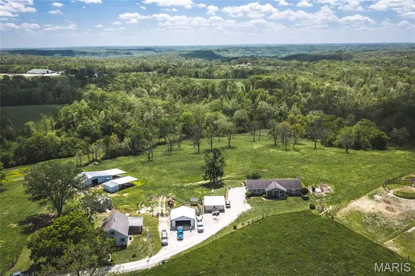 1560 Hinson LN, St Clair, MO 63077