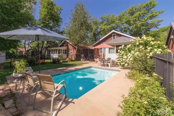 2468 Hartland AVE, Sycamore Hills, MO 63114