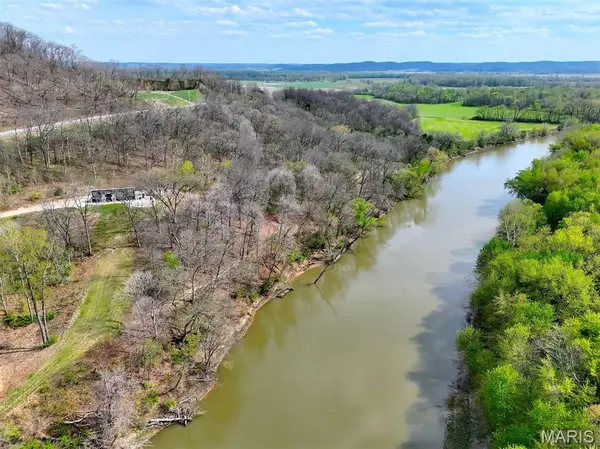 4078 Highway 79, Louisiana, MO 63353