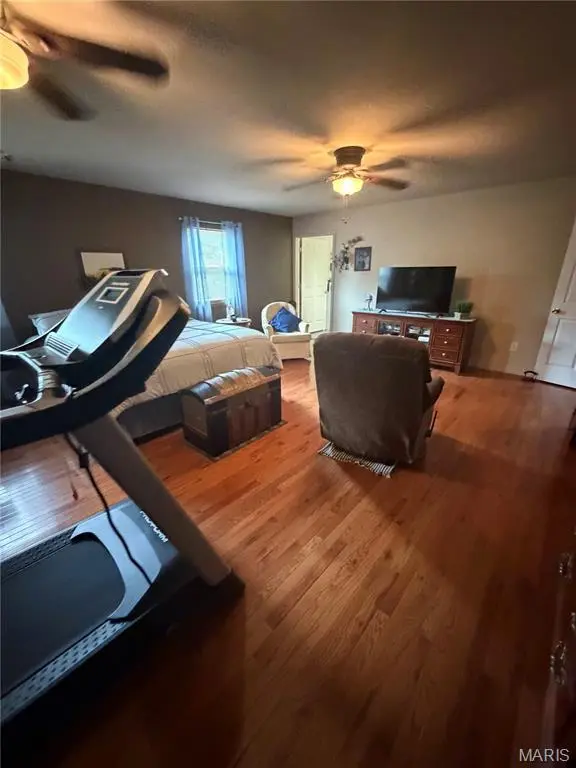 8742 Highway H, Ellington, MO 63638