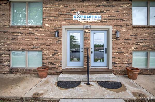 1309 Dadrian Professional PARK, Godfrey, IL 62035
