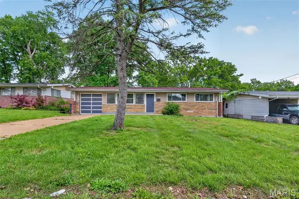 10836 Hallstead DR, St Louis, MO 63136