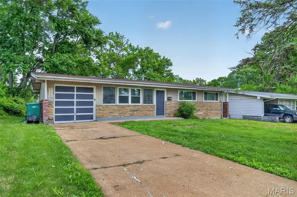 10836 Hallstead DR, St Louis, MO 63136