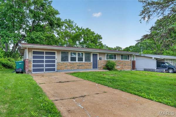 10836 Hallstead DR, St Louis, MO 63136