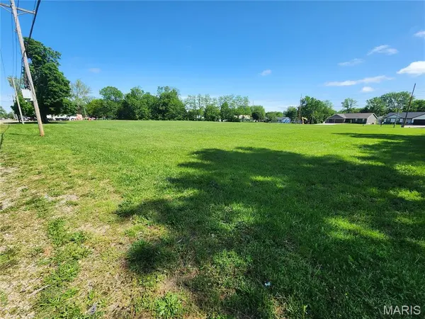 918 Weber RD, Farmington, MO 63640