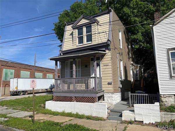 2027 Destrehan ST, St Louis, MO 63107
