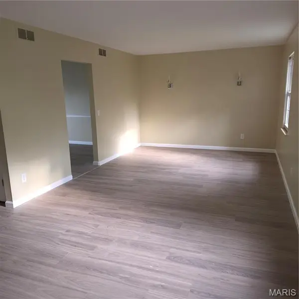 6670 Chesapeake DR #D, Florissant, MO 63033