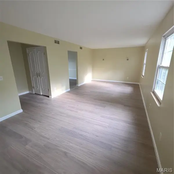6670 Chesapeake DR #D, Florissant, MO 63033