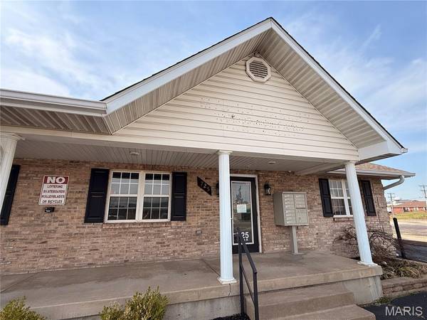 725 Sute A Maple Valley DR, Farmington, MO 63640