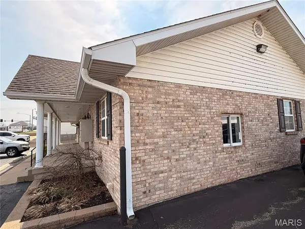 725 Sute A Maple Valley DR, Farmington, MO 63640