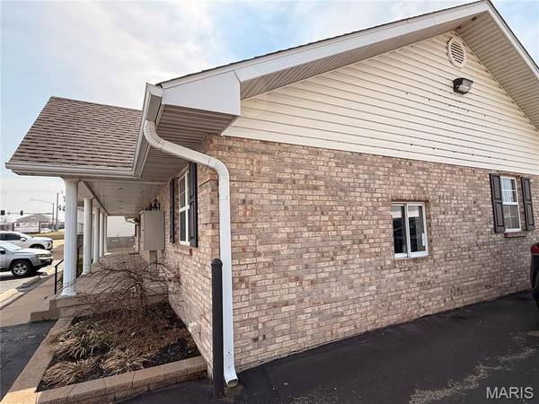 725 Sute A Maple Valley DR, Farmington, MO 63640
