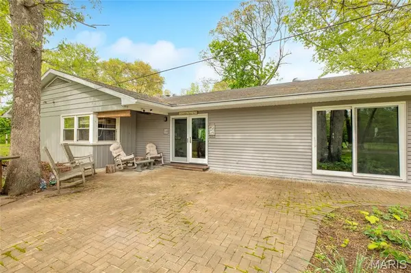 222 Prairietown RD, Dorsey, IL 62021