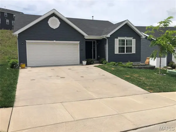 805 Valley Pine DR, Fenton, MO 63026