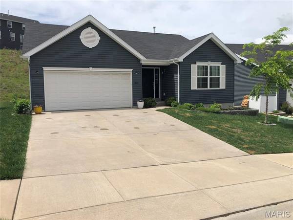 805 Valley Pine DR, Fenton, MO 63026