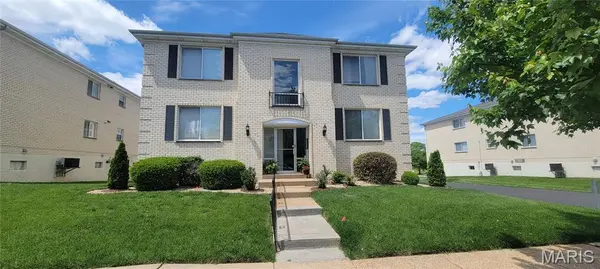 12587 Chardin PL #4, St Louis, MO 63128
