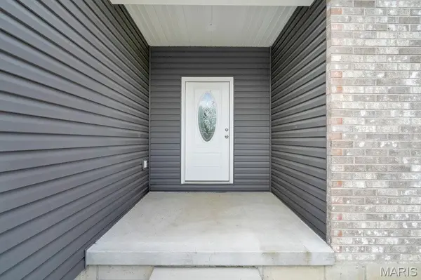 405 N 2nd ST, New Florence, MO 63363