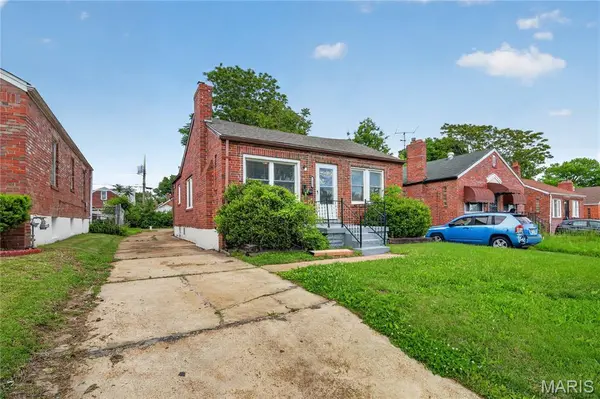 1823 Eton LN, St Louis, MO 63147