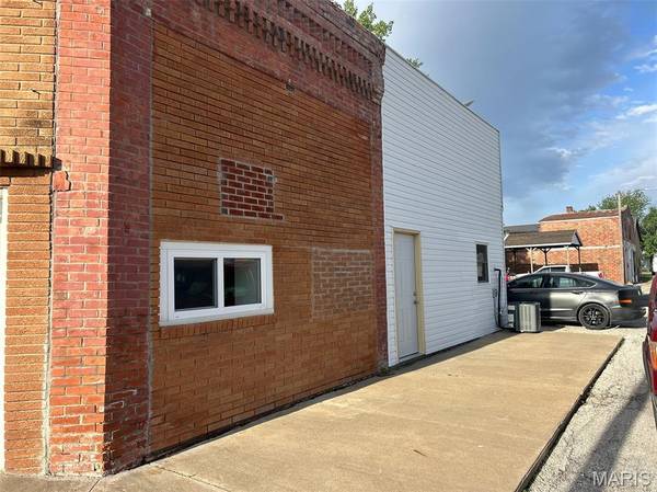 29253 Des Moines ST, Wayland, MO 63472
