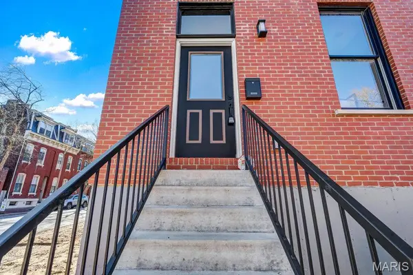 1000 Barton ST, St Louis, MO 63104