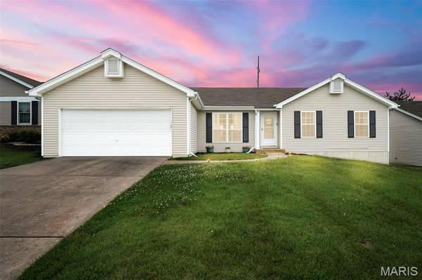 4 Royallbend CT, O'fallon, MO 63368