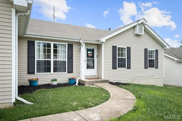 4 Royallbend CT, O'fallon, MO 63368