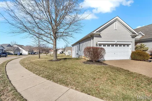 2229 Hawks Landing DR #C, Lake St Louis, MO 63367