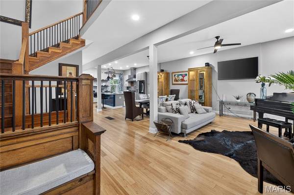 4937 Washington BLVD, St Louis, MO 63108