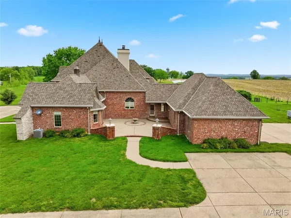 2662 N Hwy 79, Elsberry, MO 63343